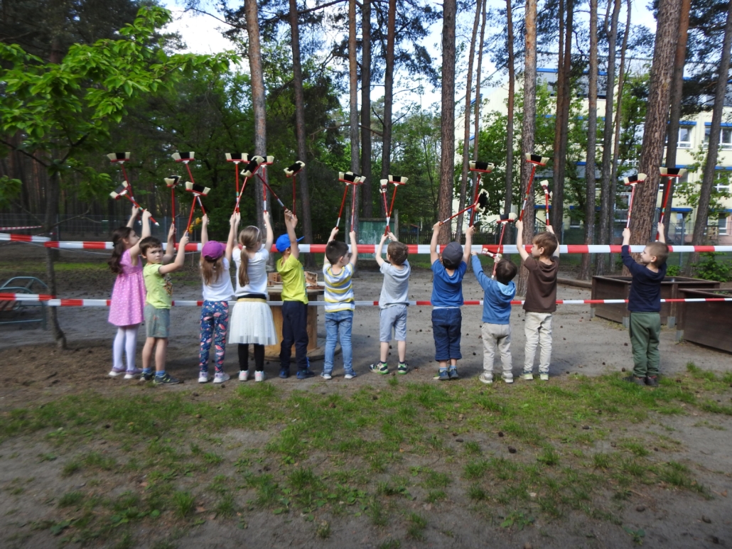 ZBB-besenspende-kndergarten-bad-belzig Besenspende von ZBB an einen Bad Belziger Kindergarten